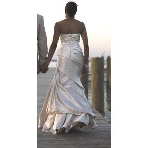 La Sposa wedding Dress, Size 10. Worn once. Perfexct condition. Elegant  in NYC